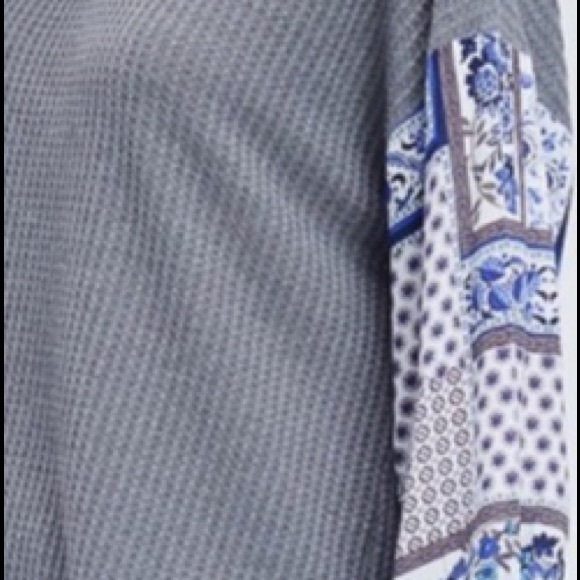 LAST 1❤️CHARCOAL GRAY WAFFLE KNIT DETAILED TOP - Picture 4 of 7